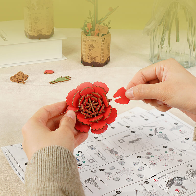 Garoafă Roșie - Puzzle 3D din Lemn - 124 Piese - cadouri pentru mama