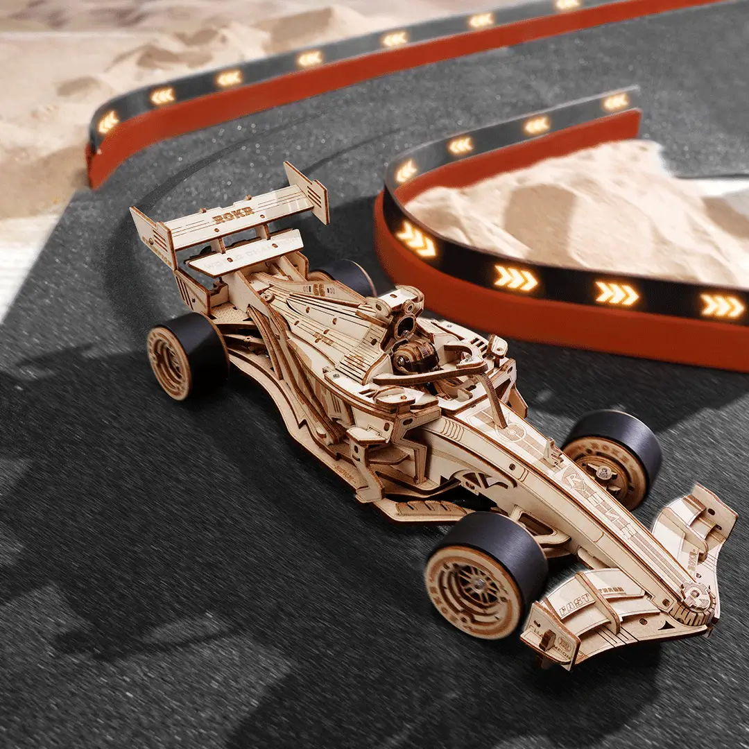 Masina Curse Formula 1 - Puzzle 3D Lemn din 247 Piese - cadou pentru pasionatii auto