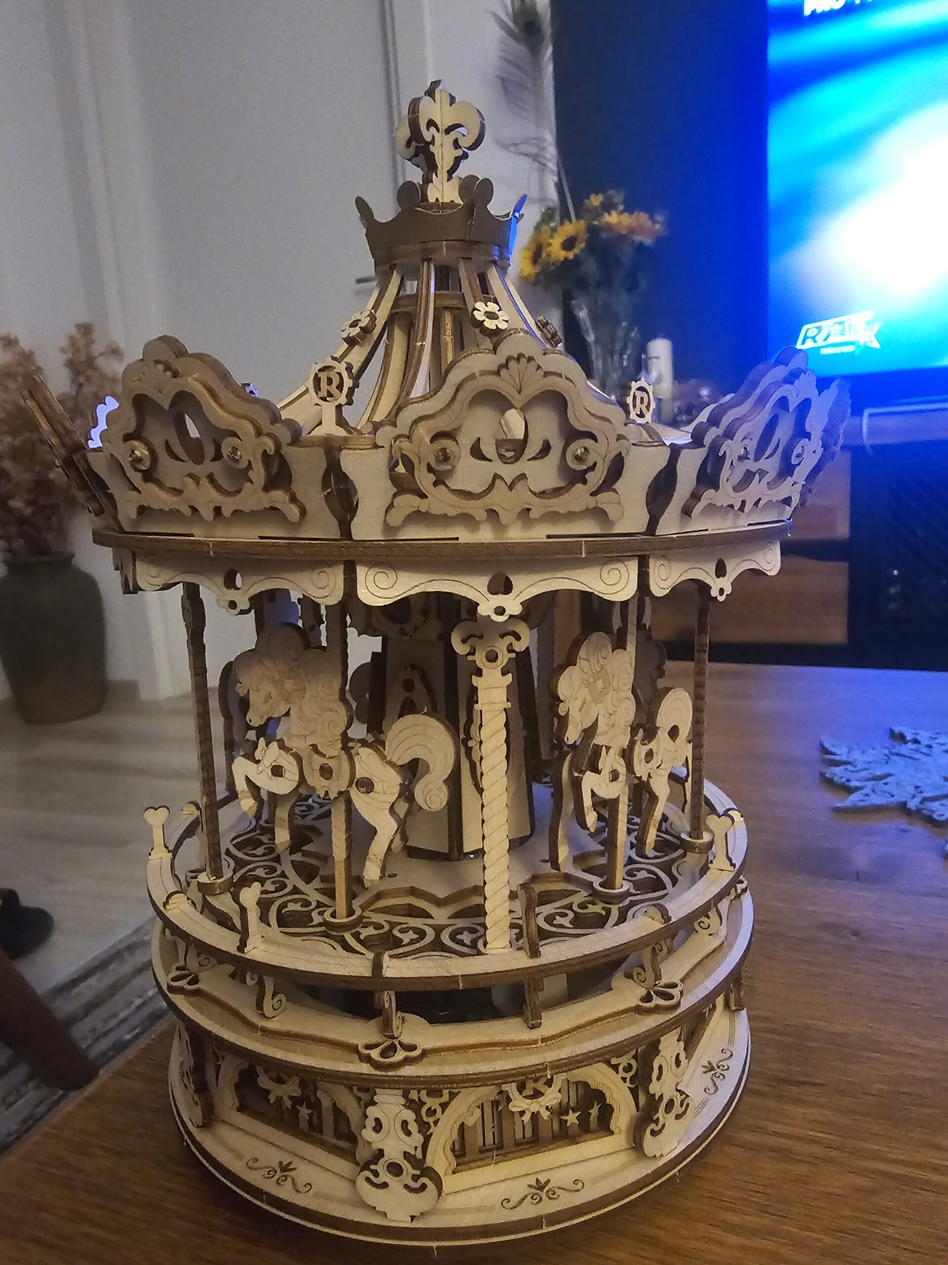 Carusel Vintage Cutiuta Muzicala - Puzzle 3D Mecanic din Lemn - 336 Piese - ROKR AMK62 photo review