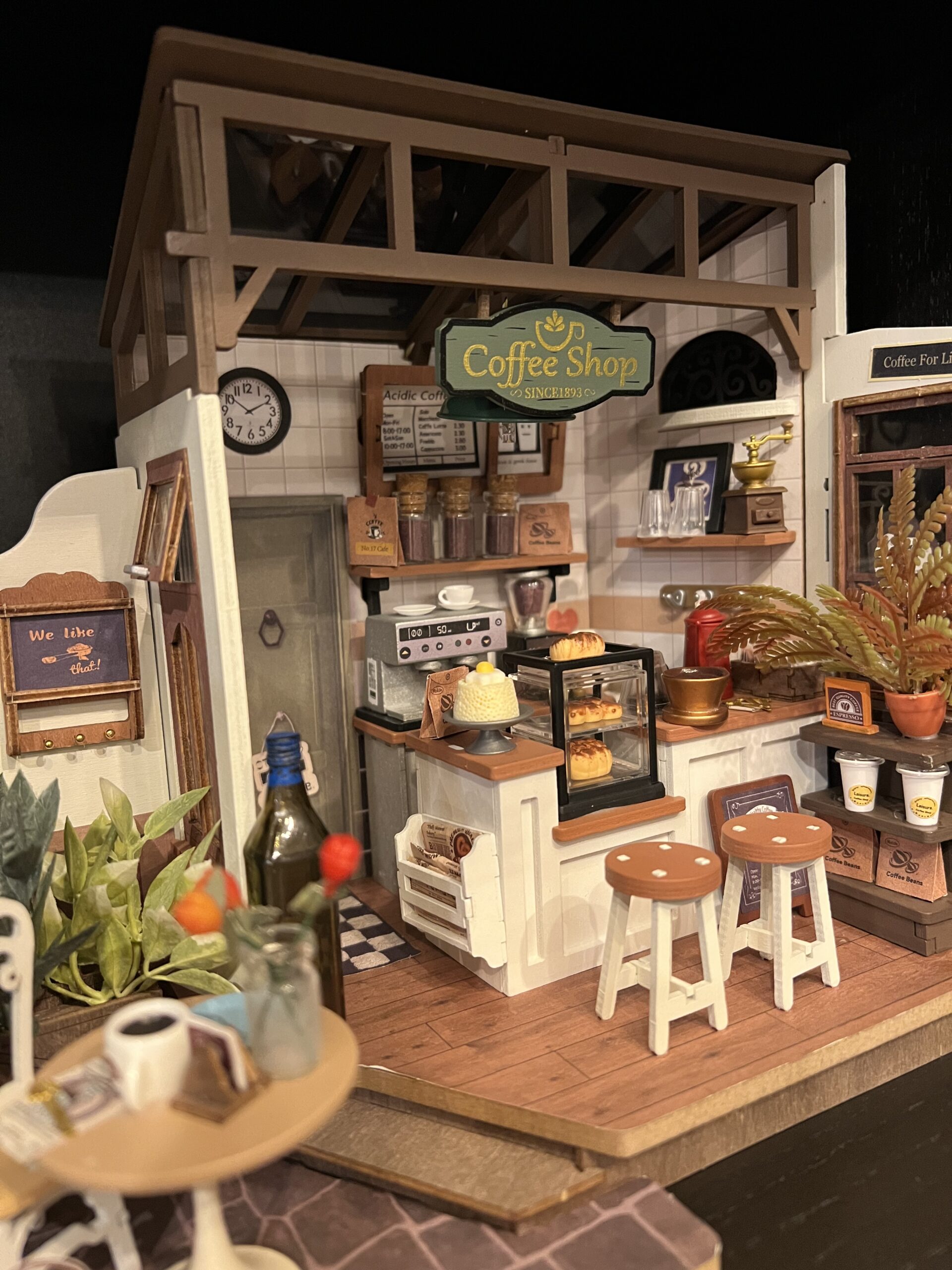 Coffee Shop - Casuta in Miniatura DIY 3D - 183 Piese - Rolife DG162 photo review